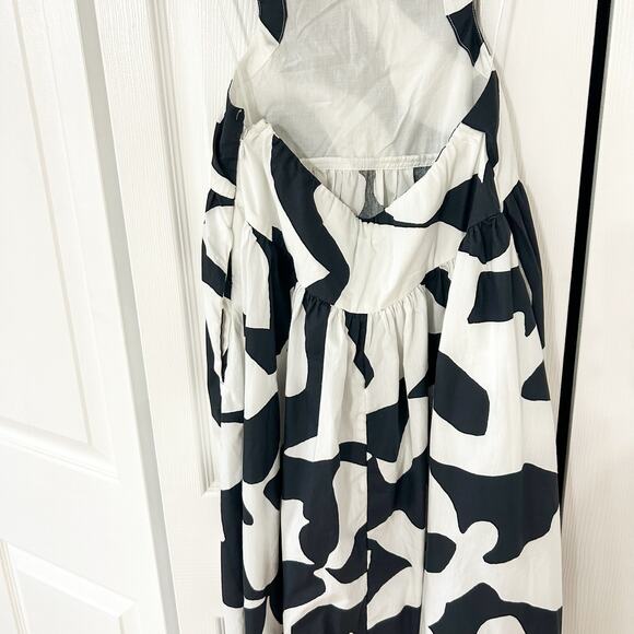 NWOT Abercrombie Drop Waist Maxi Dress Black White Print Cutout Side Size XS - Picture 11 of 12